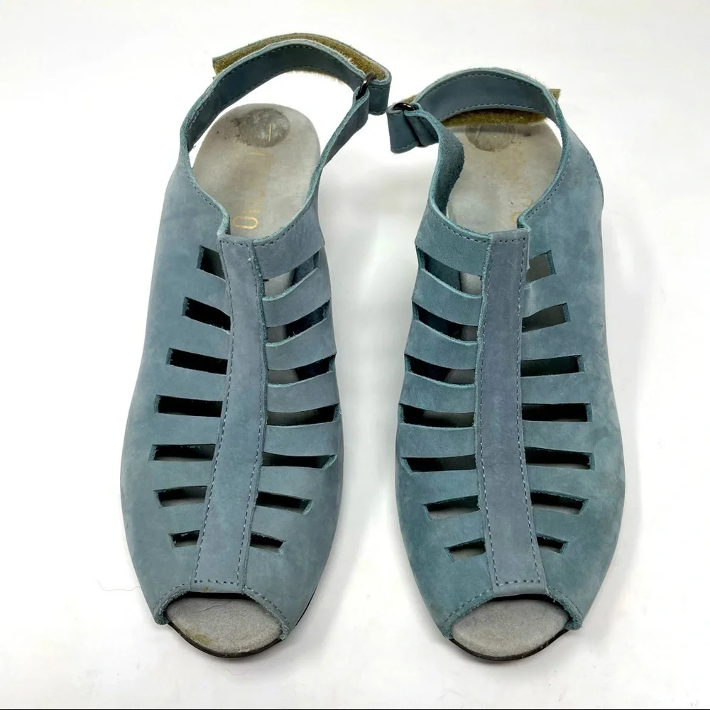 Munro Blue Leather Sandals | Size 8